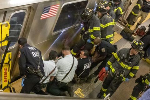  Mulher morre após cair em trilhos do metrô e ser atingida por trem 