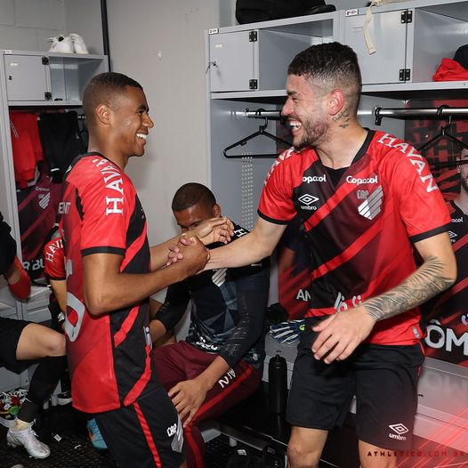  Erick e Rômulo garantiram o Athletico na próxima fase da Copa do Brasil. (Foto: José Tramontin/Athletico-PR) 