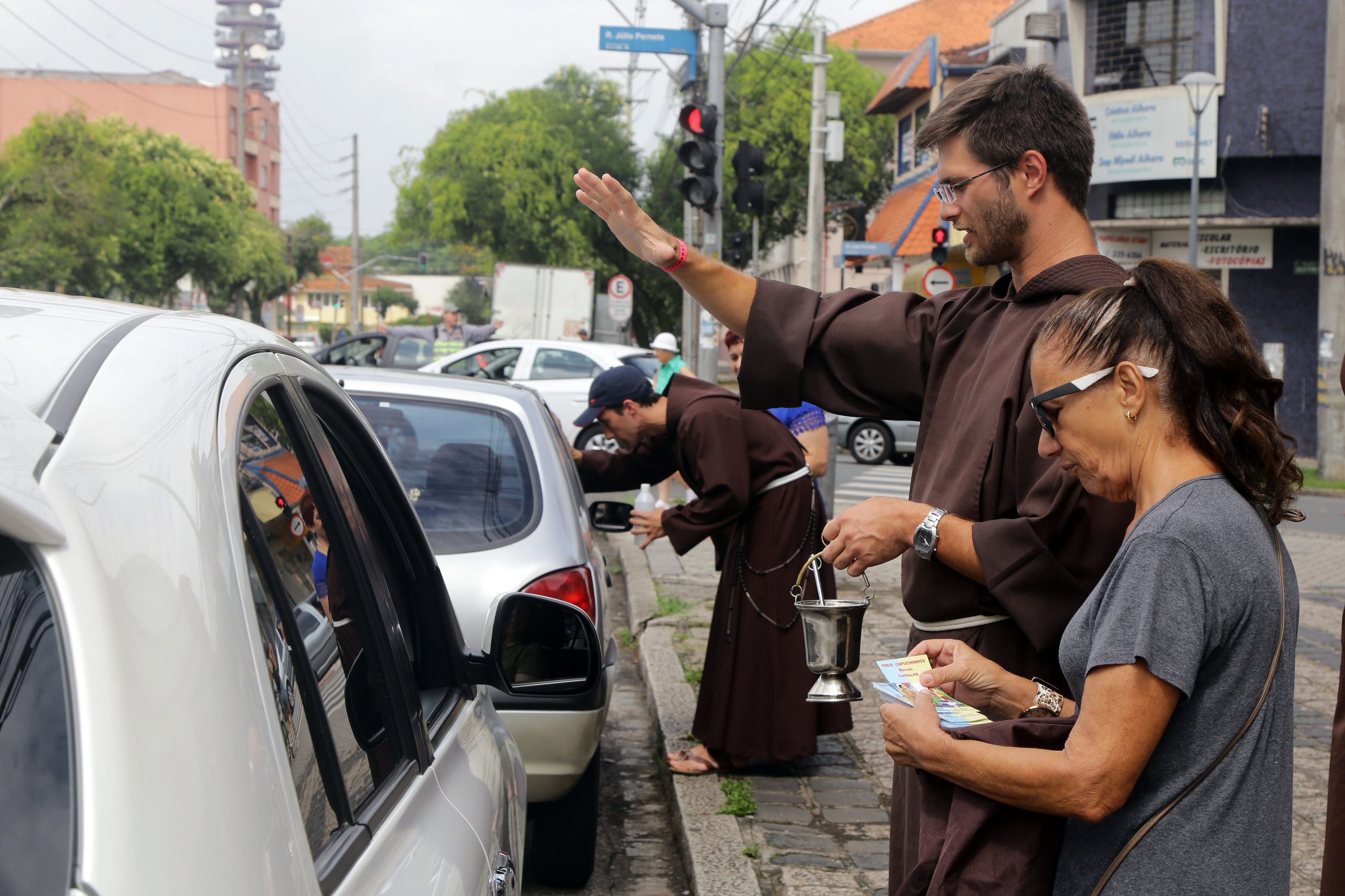  Dia do Motorista: Paróquia de Curitiba realiza benção de carros nesta segunda-feira (25) 