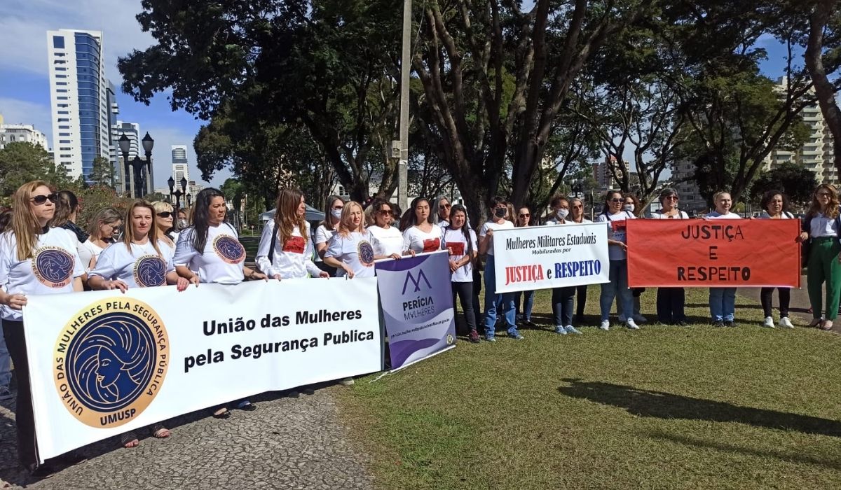  Protesto de vítimas de médico da PM acusado de assédio 