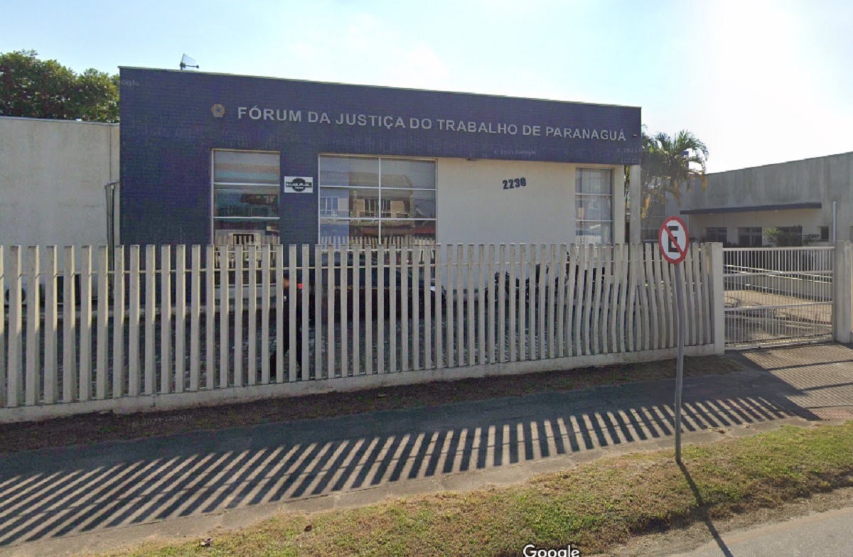 Fórum Trabalhista de Paranaguá foi arrombado na madrugada. (Foto: Reprodução / Google Street View) 