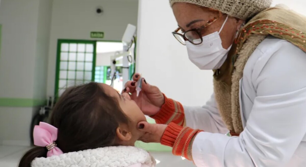  Vacina poliomielite criança 