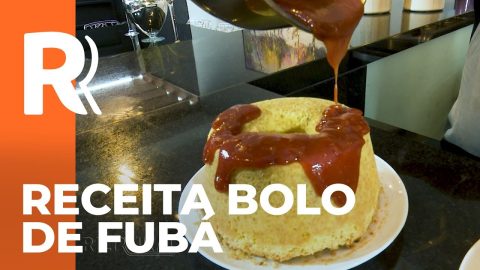 Bolo de fubá com cobertura de goiabada