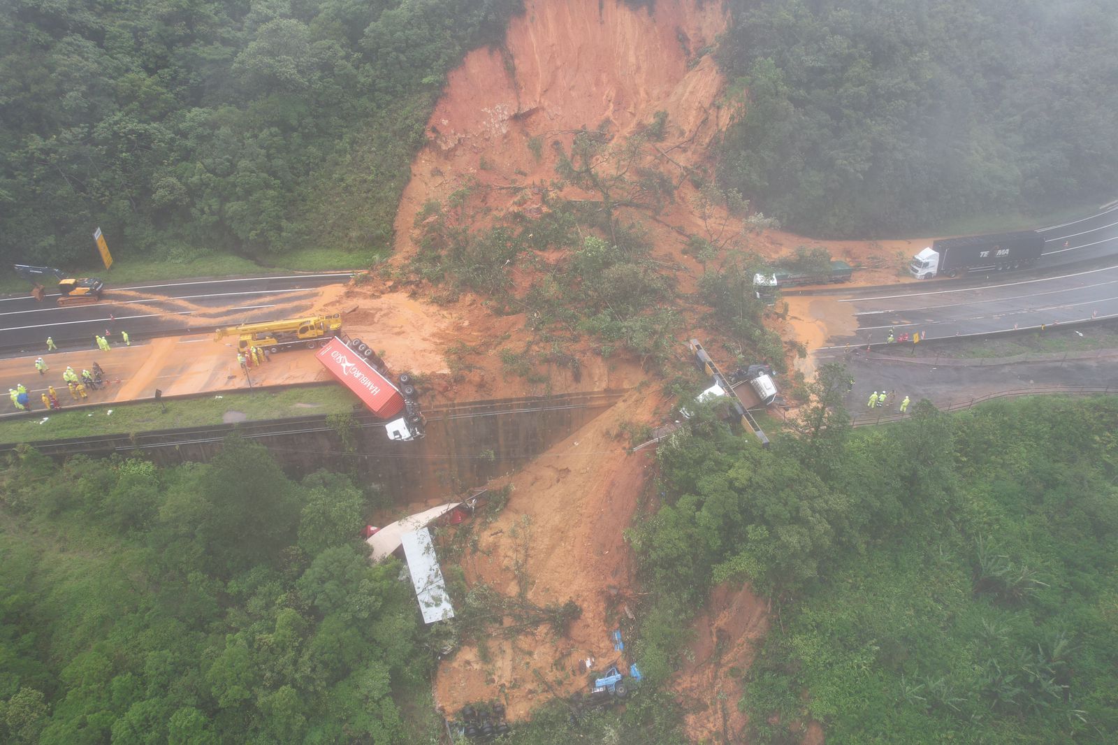 PG antes e depois: BR-376 sem limite de velocidade - dcmais