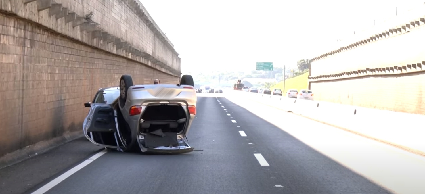 Motorista que voltava do interior de SP capota na BR-277