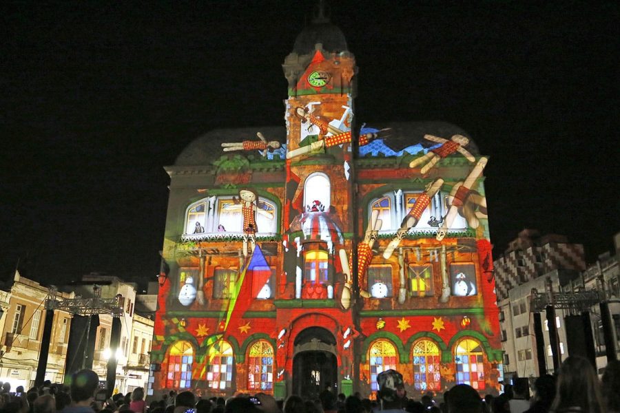 Ícones de Curitiba, estações-tubo ganham decoração especial para as festas  de fim de ano - Portal do Servidor de Curitiba