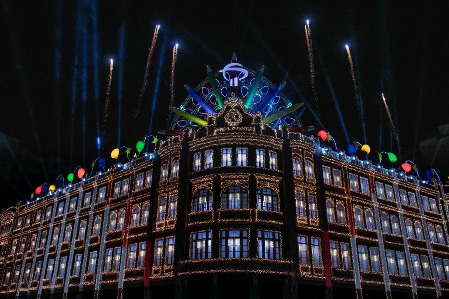 Ícones de Curitiba, estações-tubo ganham decoração especial para as festas  de fim de ano - Portal do Servidor de Curitiba