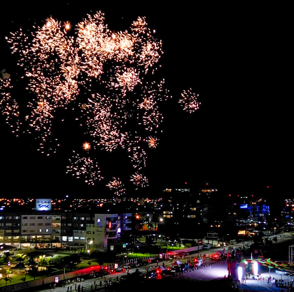  Fogos de artifício mudam a programação da Arena Mundo RIC Sicredi no fim de semana; veja fotos 