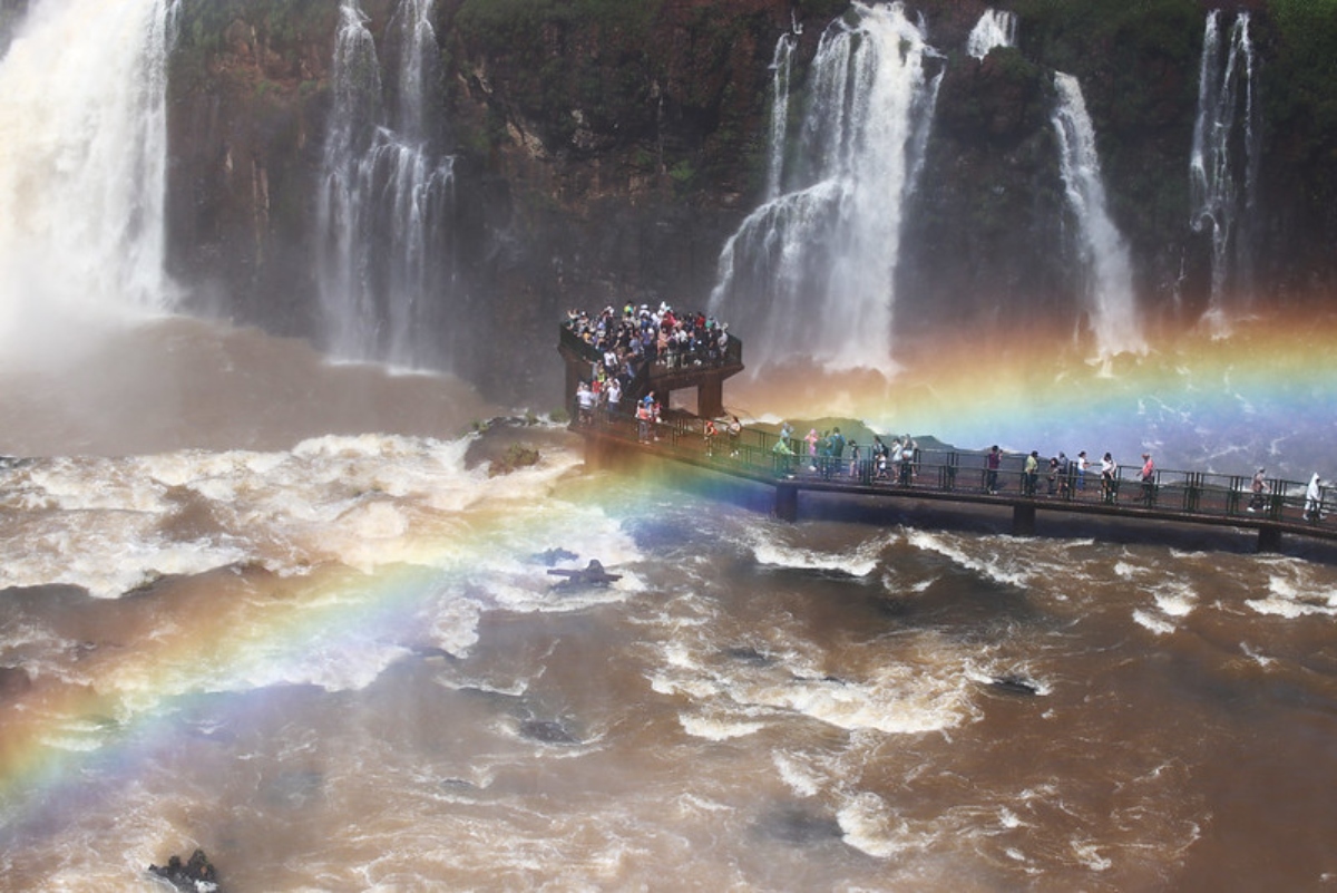  Foz do Iguaçu tem recuperação na economia com setores com subida de quase 100% 