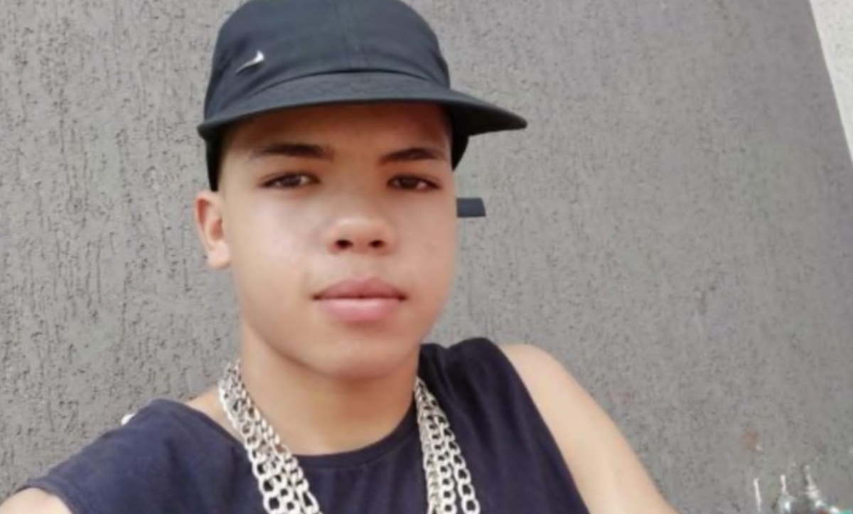 Vídeo: jovem é executado a tiros enquanto jogava sinuca no PR