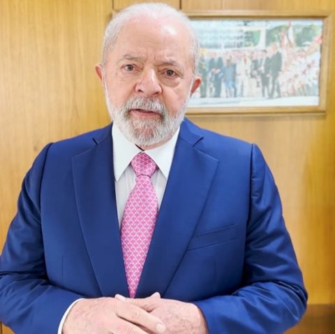  Salário mínimo sobe para R$1.320 e isenção de IR vai para R$2.640 em maio, diz Lula 