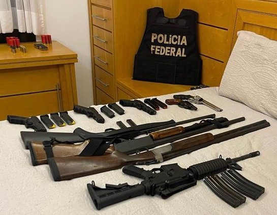  Policia Federal apreendeu armas e munições em operação contra o trabalho análogo à escravidão no Rio Grande do Sul (Foto: Polícia Federal) 