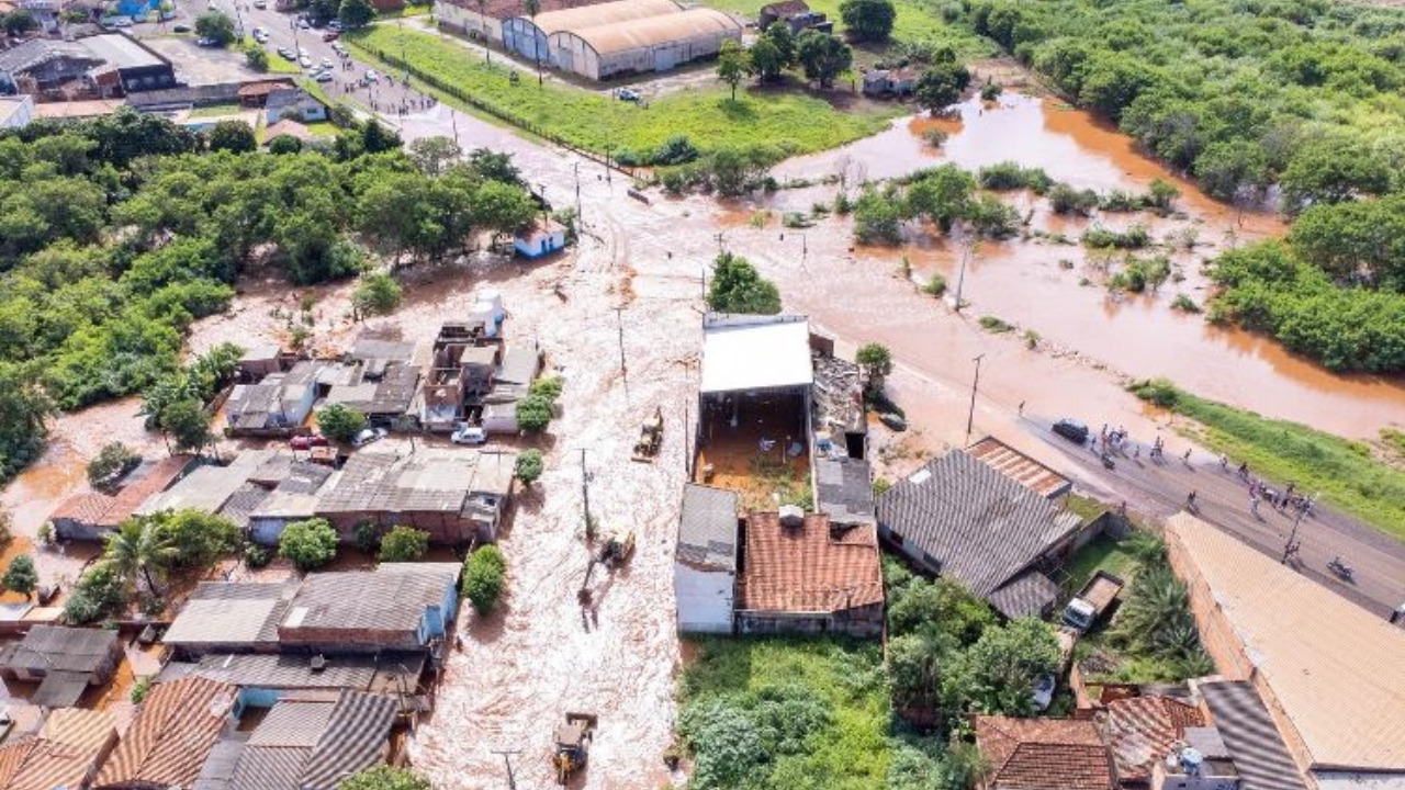 Meio Dia Paraná - Cascavel  Cidade de Bandeirantes sofre com