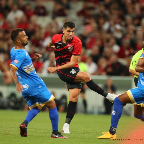 Lance de Athletico x São Joseense