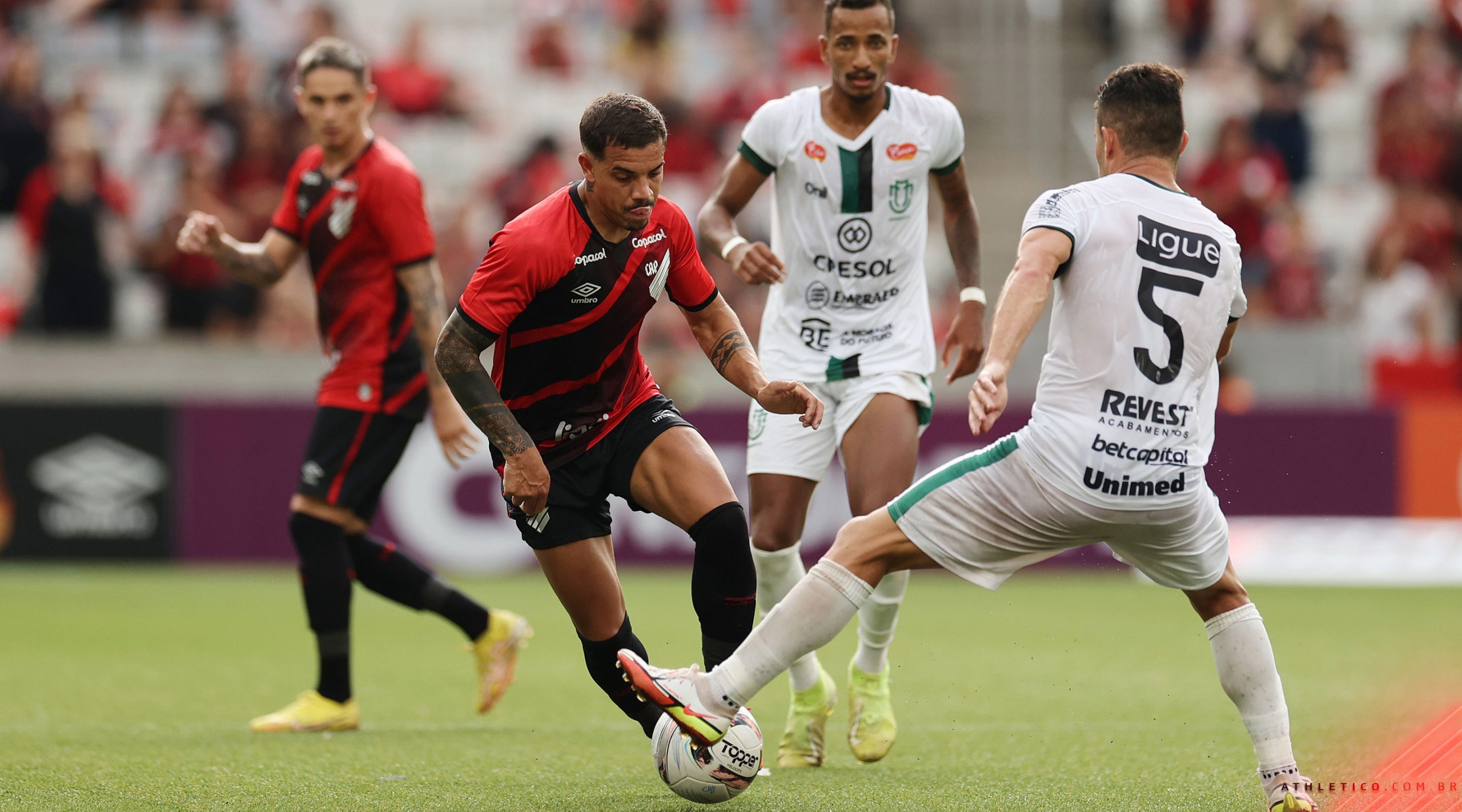  Lance de Athletico x Maringá, pela primeira fase do Paranaense 