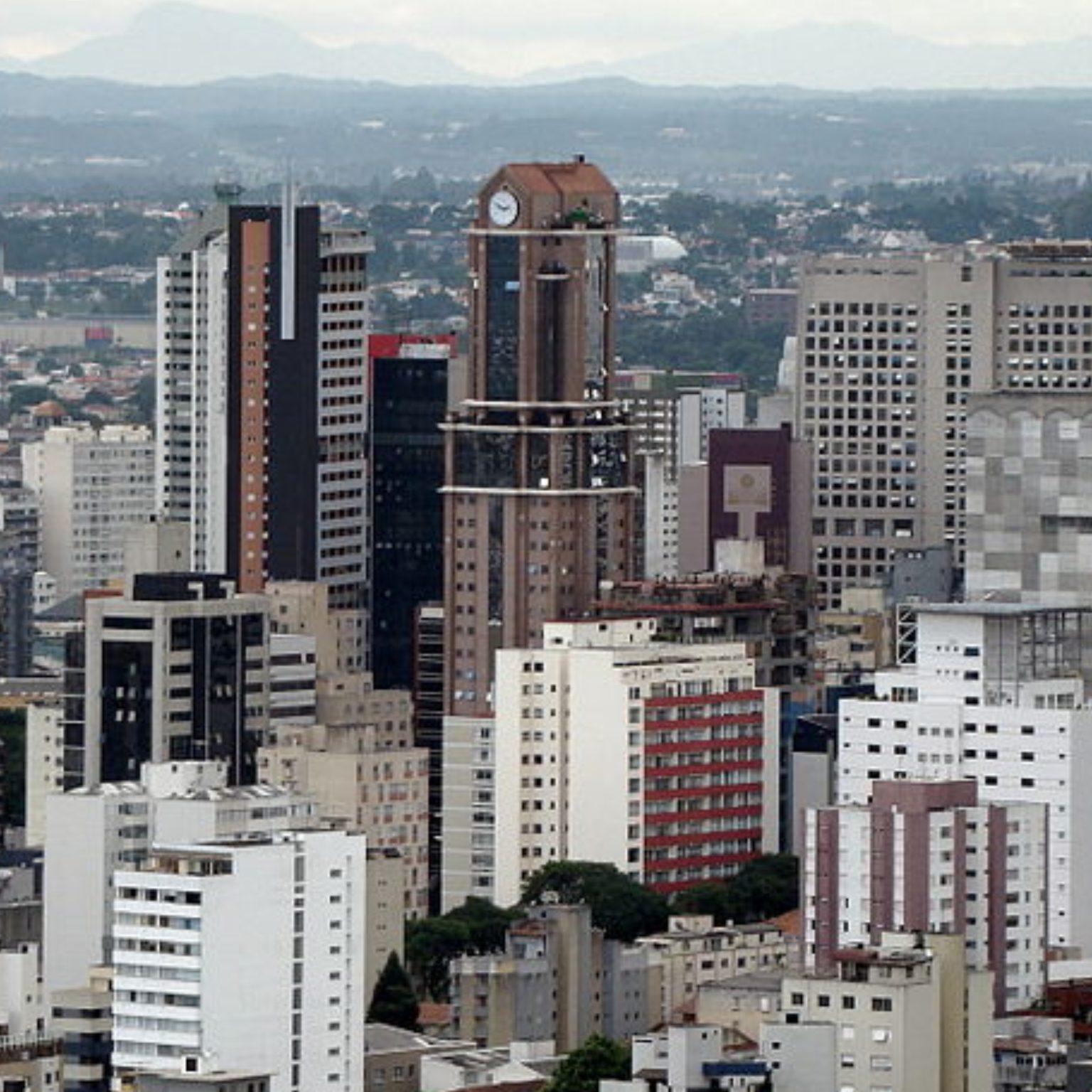  IPTU em Curitiba terá vencimento em abril. (Foto: Wikimedia Commons) 