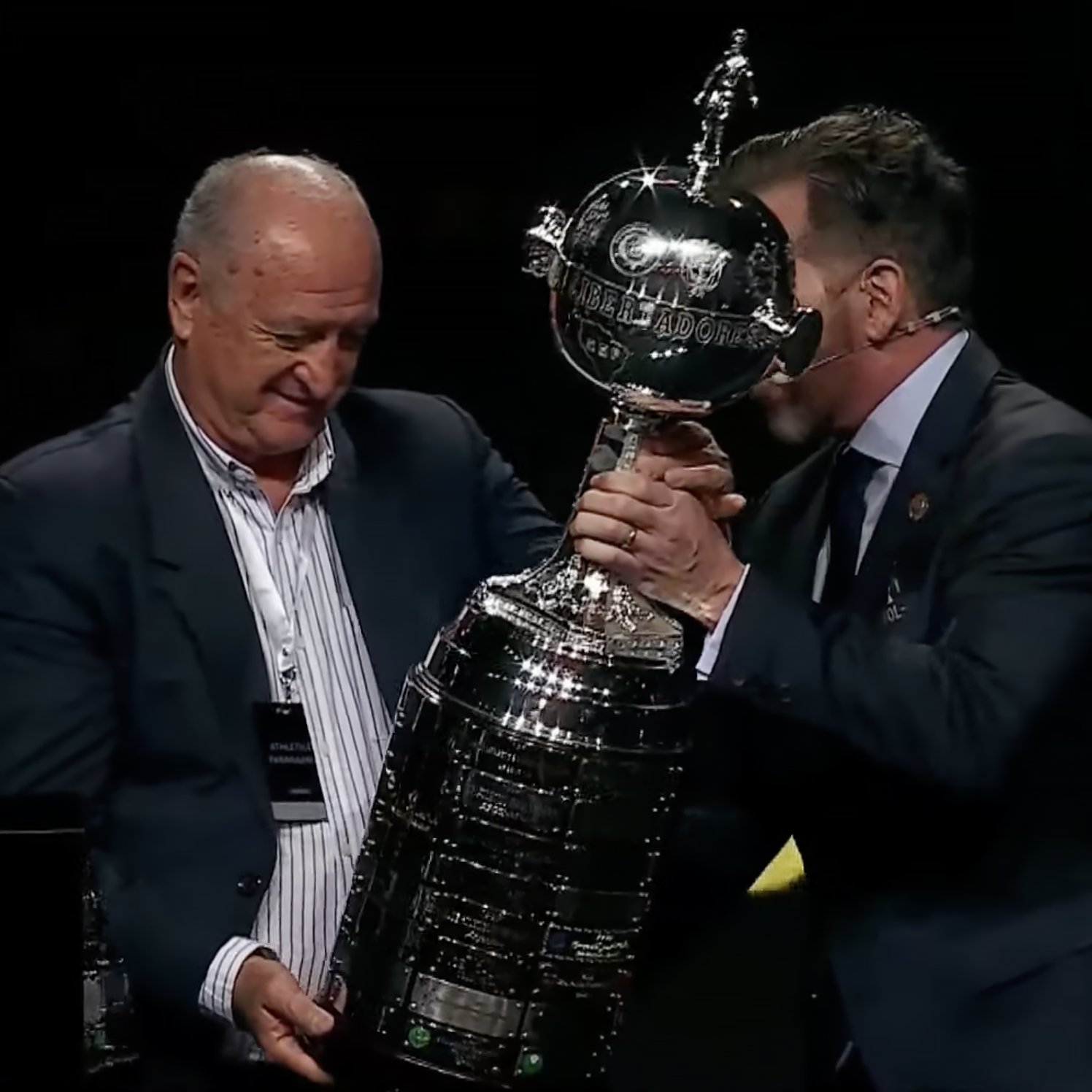  Felipão recebe homenagem da Conmebol pelas conquistas da Libertadores 