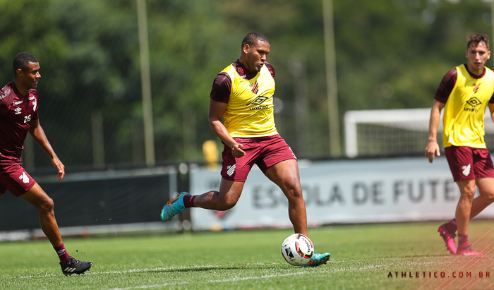  Matheus Felipe, em treino do Athletico 