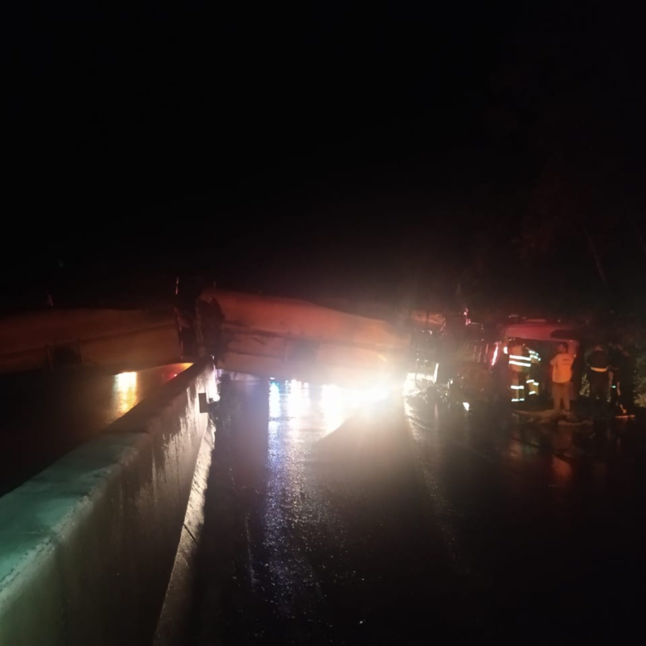  acidente br-277 tombamento caminhão óleo vegetal interdição rodovia 