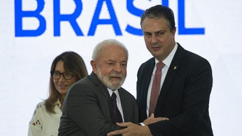 Presidente Lula e o ministro da Educação, Camilo Santana