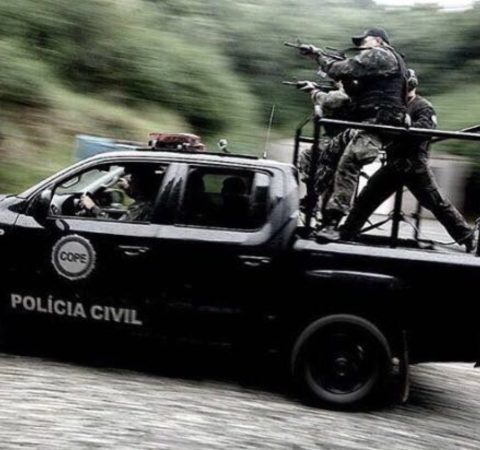 A Polícia Civil do Paraná (PCPR), em conjunto com a Polícia Civil do Rio de Janeiro (PCRJ), prendeu um integrante de uma facção criminosa ligada a roubos de bancos. A ação aconteceu nesta quarta-feira (5), no Rio de Janeiro.