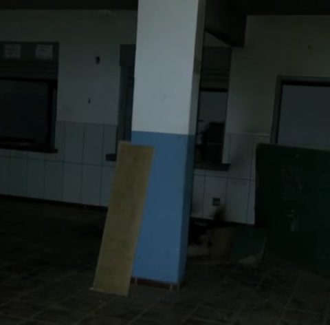 colégio abandonado