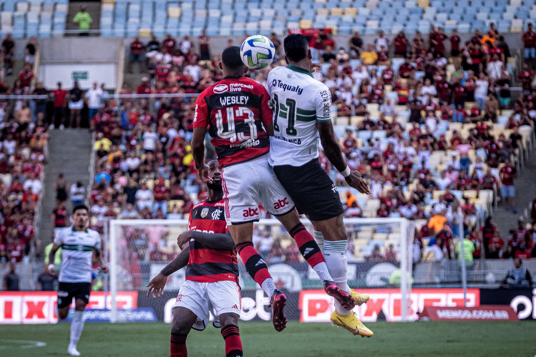  Lance de Flamengo x Coritiba, pelo Brasileirão 