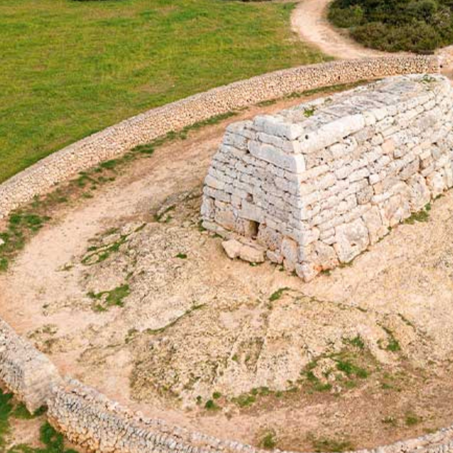  incídios de uso de drogas há 3 mil anos, cabelos gruta funerária 