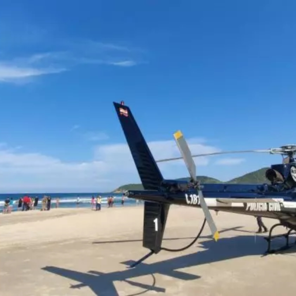  Paranaense morre afogado e é encontrado boiando por amigos na Praia do Rosa (SC) 