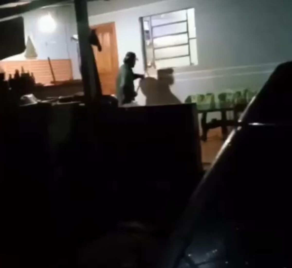  Tentativa de invadir casa Faxinal 