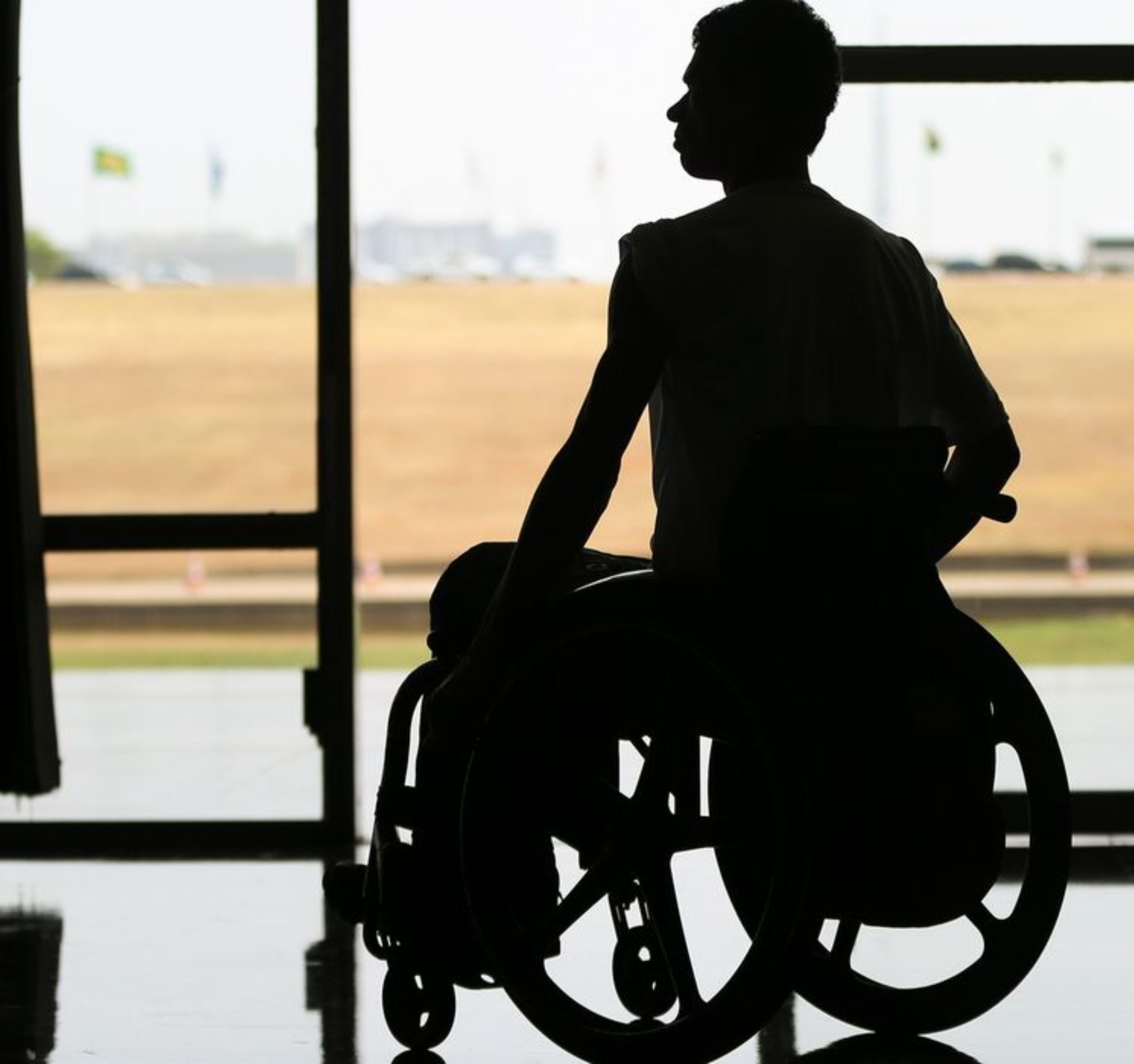  Senador entende que atual lei em defesa da pessoa com deficiência acaba prejudicando elas mesmas. (Foto: Marcelo Camargo / Agência Brasil) 