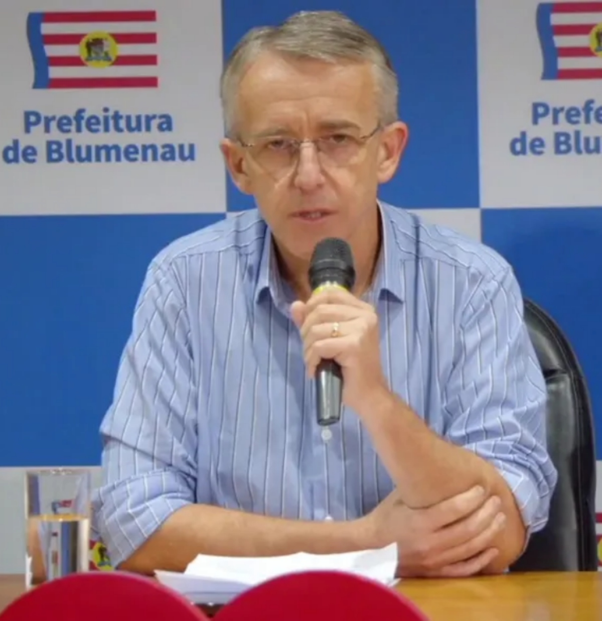  Prefeito de Blumenau coletiva 