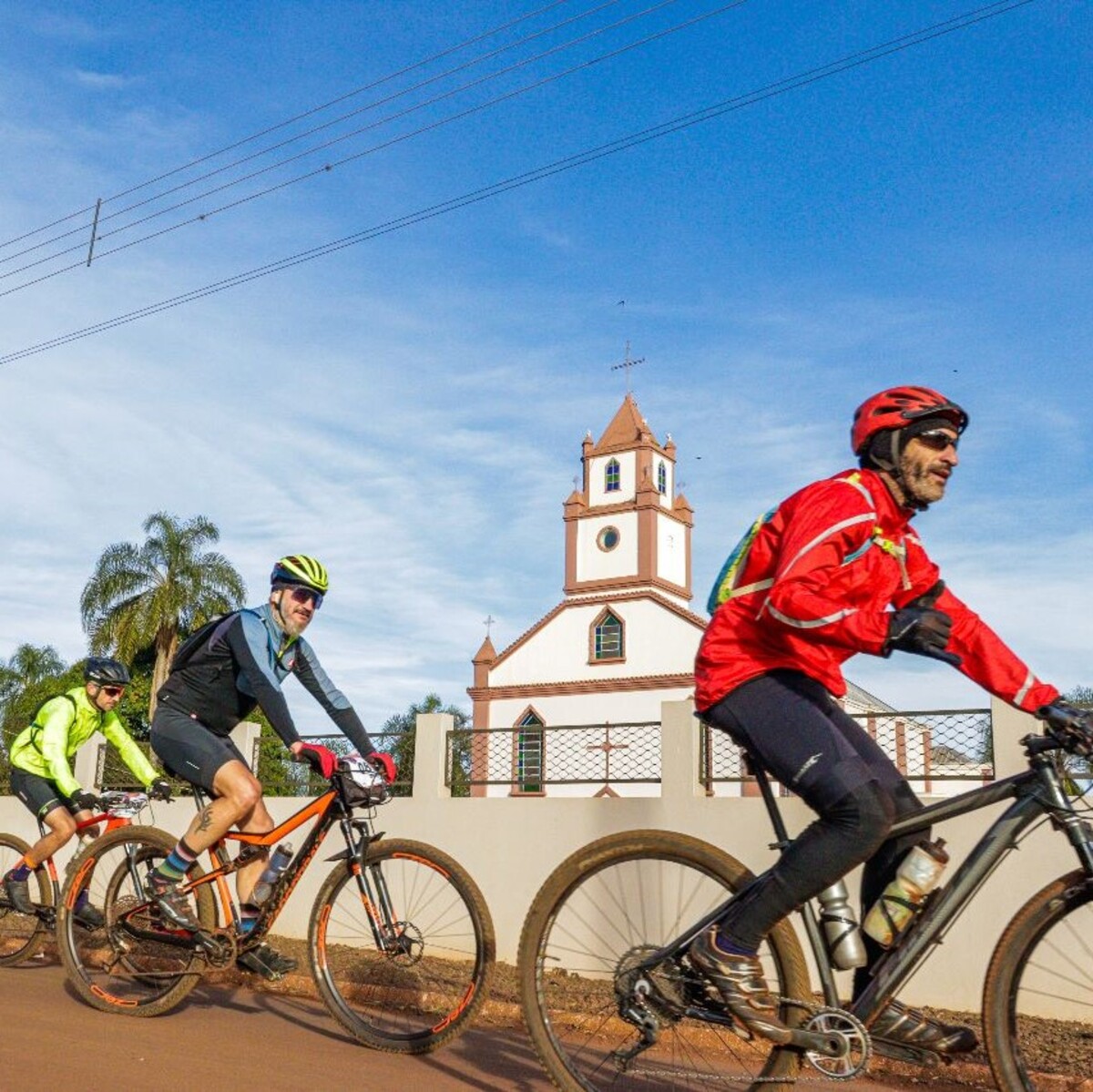  ciclistas na rota das catedrais 