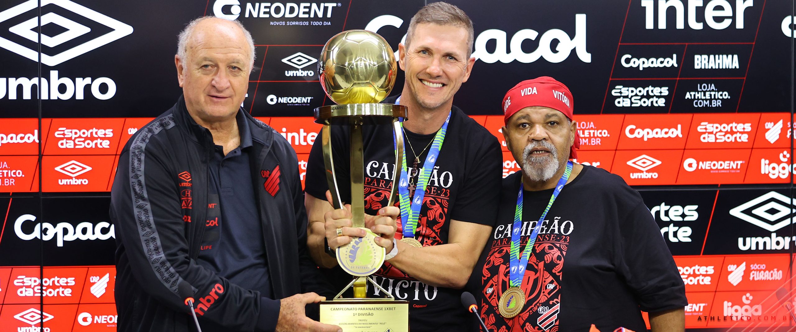  Felipão, Paulo Turra e Bolinha em coletiva do Athletico 