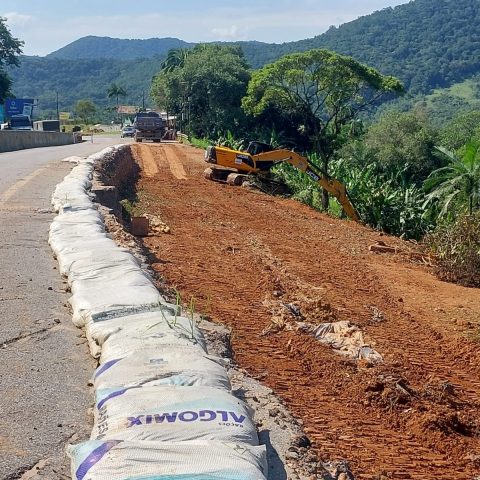 obras afundamento asfalto km 33 br-277 litoral do paraná