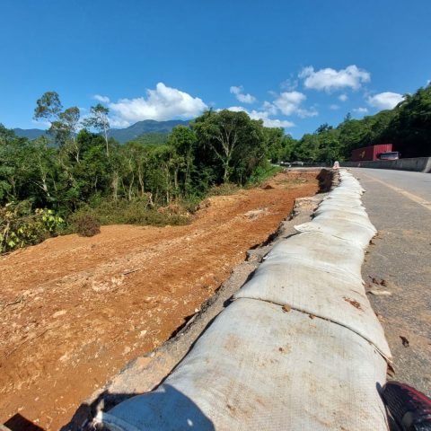 obras afundamento asfalto km 33 br-277 litoral do paraná