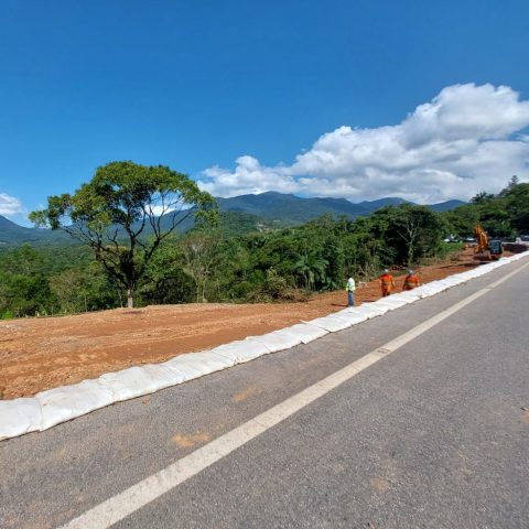 obras afundamento asfalto km 33 br-277 litoral do paraná