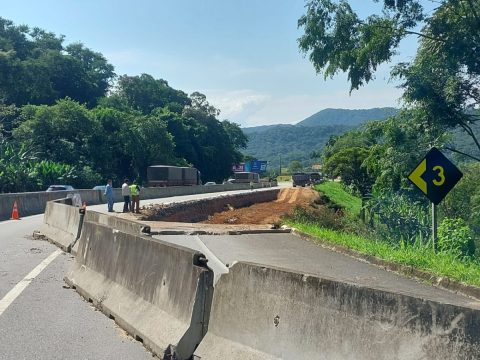 obras afundamento asfalto km 33 br-277 litoral do paraná