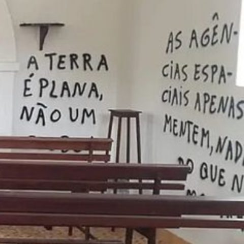 capela-vandalizada-terraplanista-fb