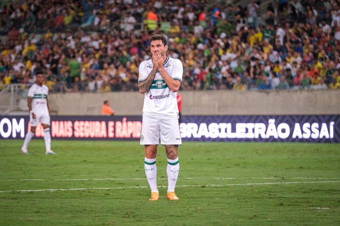 Santos arranca empate do Corinthians, mas segue em situação