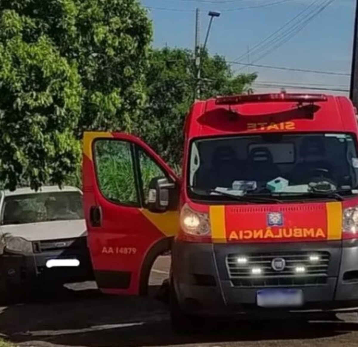  ambulância no local onde crime aconteceu 