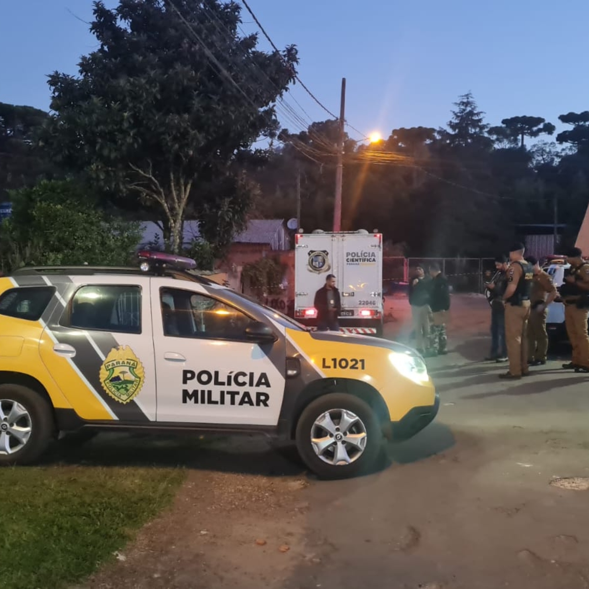  homicídio em são josé dos pinhais - um morreu, dois baleados 