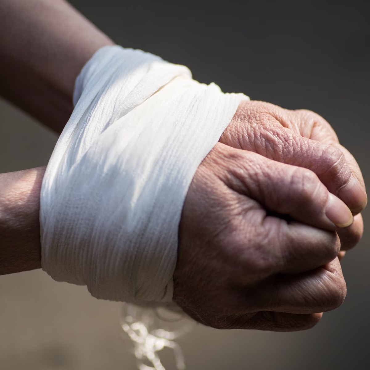  Homens são denunciados e presos por torturar 6 pessoas em clínica terapêutica 