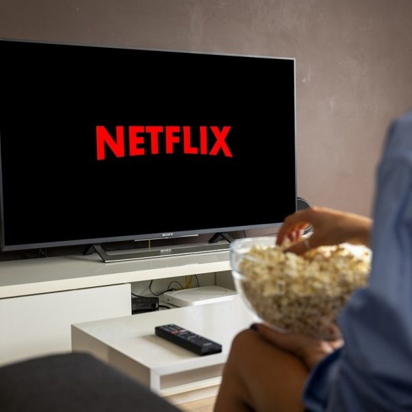 Netflix não pode fazer cobrança extra por uso em mais de uma