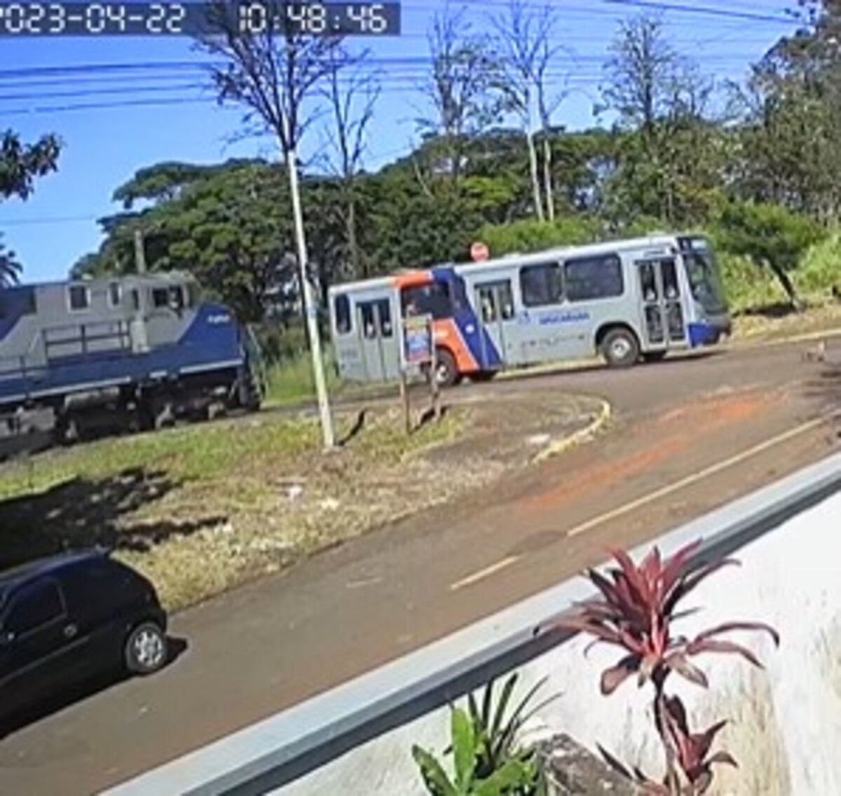  ônibus trem apucarana 