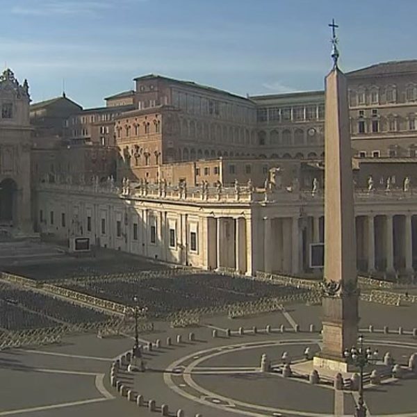 Não estou bem de saúde.” Papa Francisco interrompe audiência no