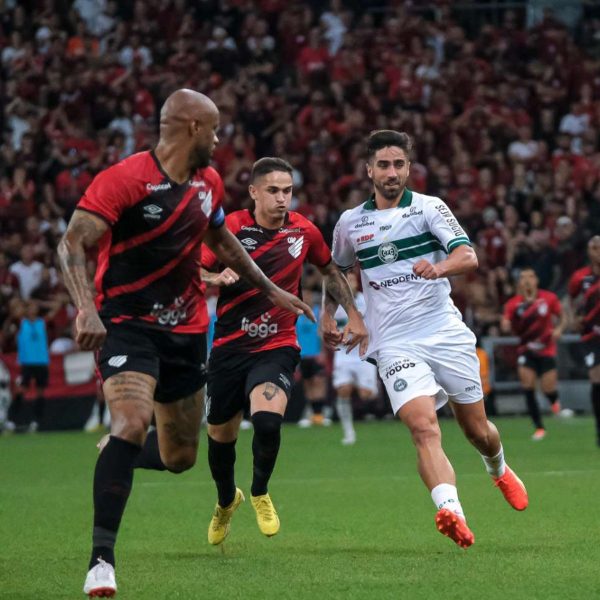 Athletico e Coritiba disputam o Atletiba