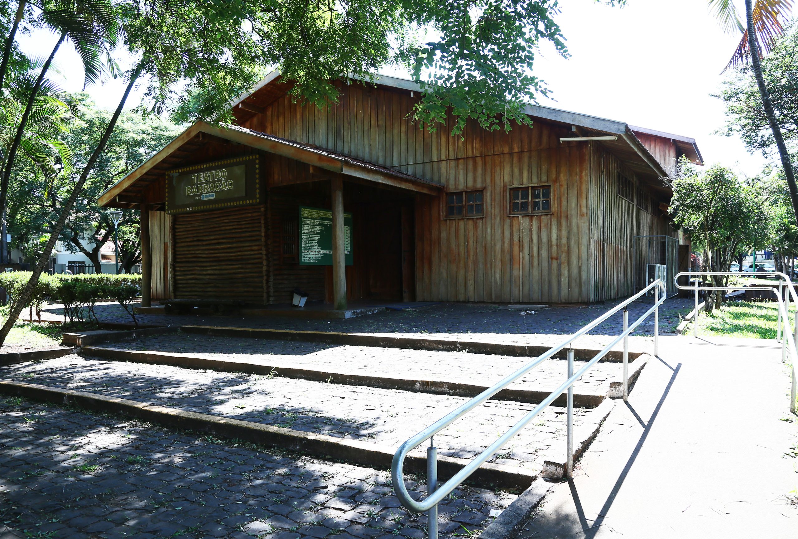  Teatro Barracão Maringá 