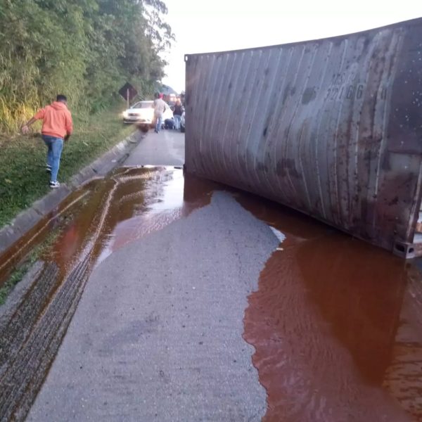 BR-277 foi liberada parcialmente na tarde desta quarta-feira