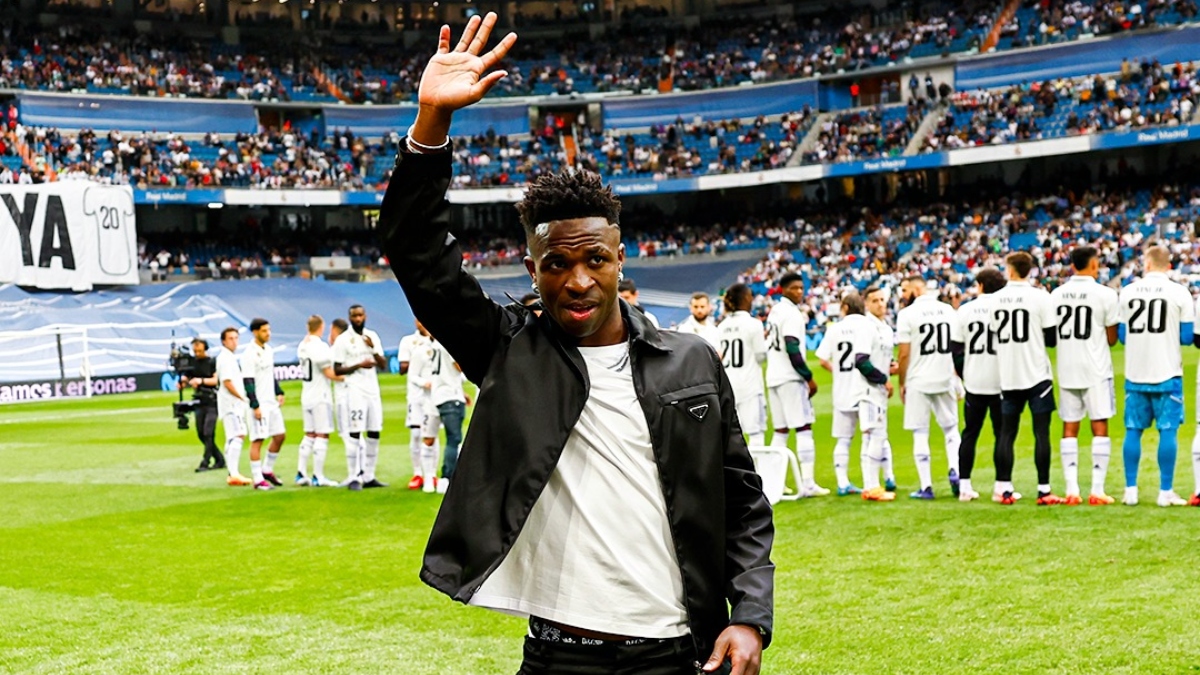 Vini Jr não joga hoje, mas receberá homenagem do Real Madrid.